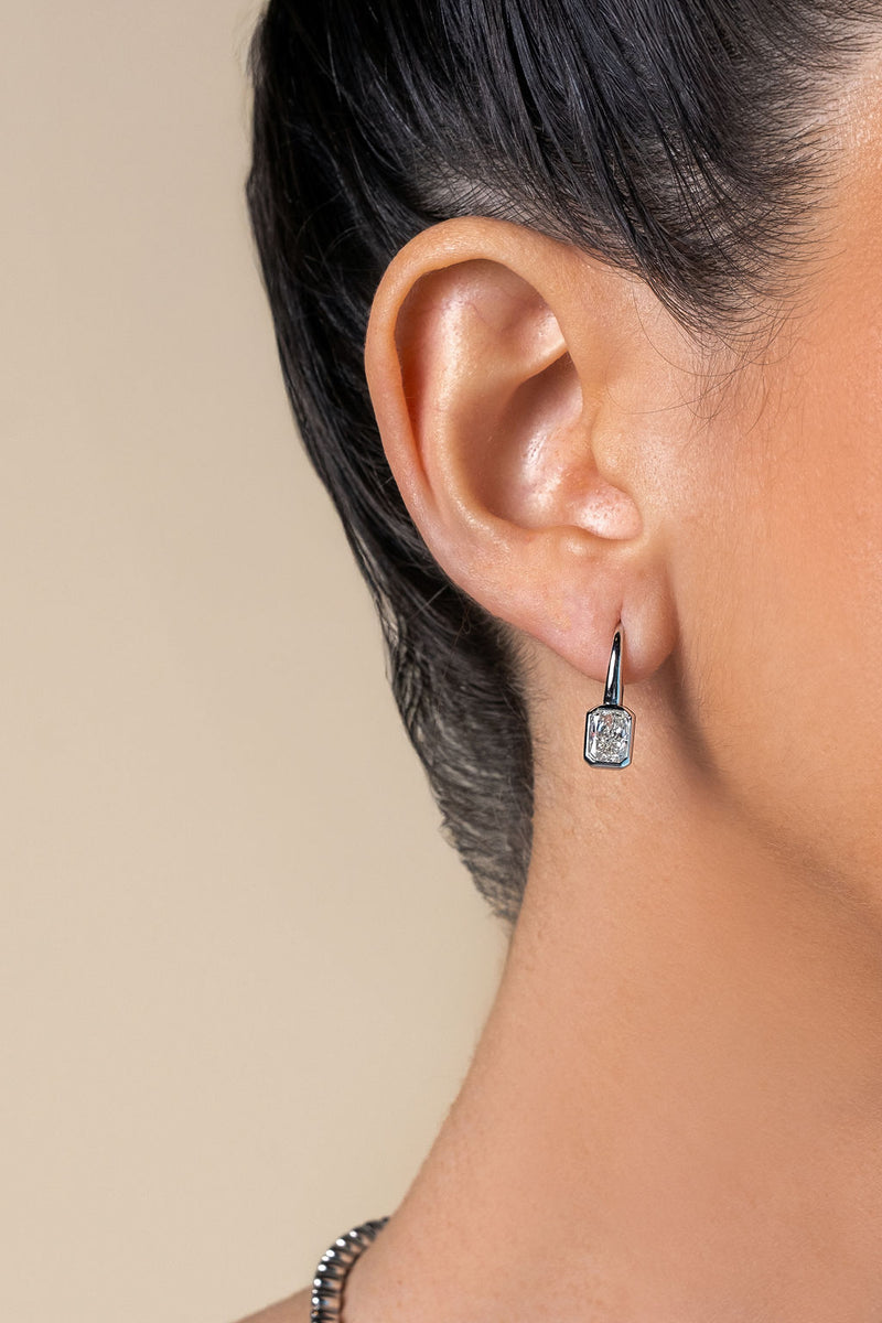 Floating Diamond Studs (Radiant)